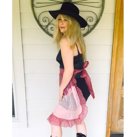 Vintage 1960’s Soft Pink Purple Cotton Apron • Floral Butterly Embroidery - Picture 6 of 8